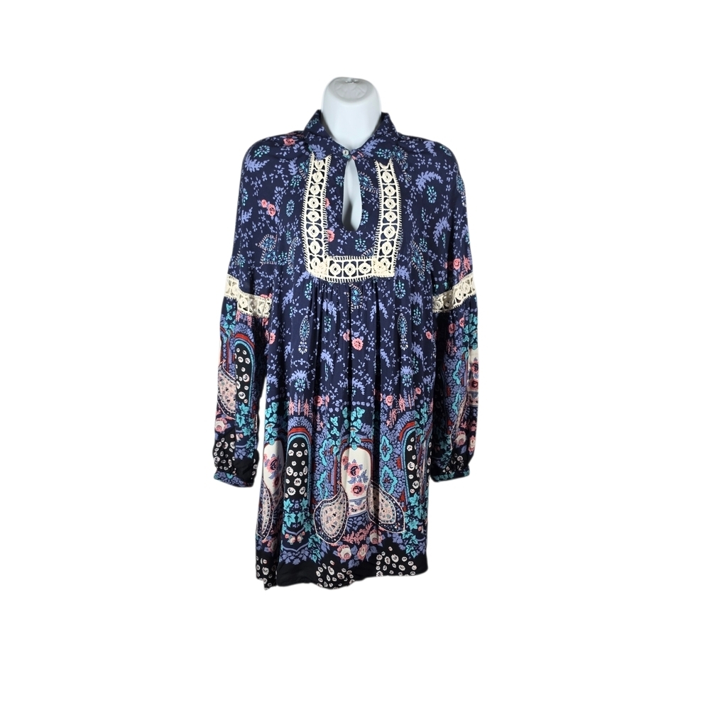 entro FLORAL AND LACE DRESS